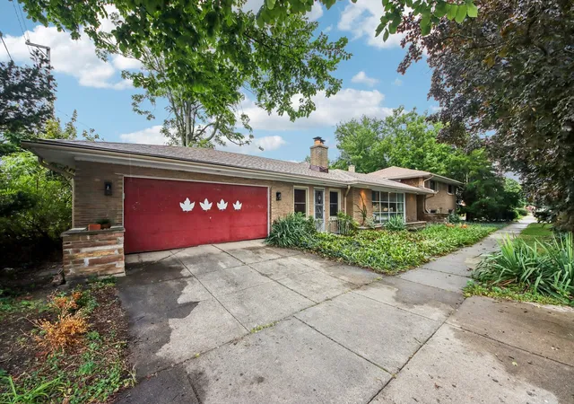 Photo 2 of Single family home for sale at 6535 18th Street, Berwyn, IL 60402 | MLS# 12761272 | Listing updated on 2026-10-07