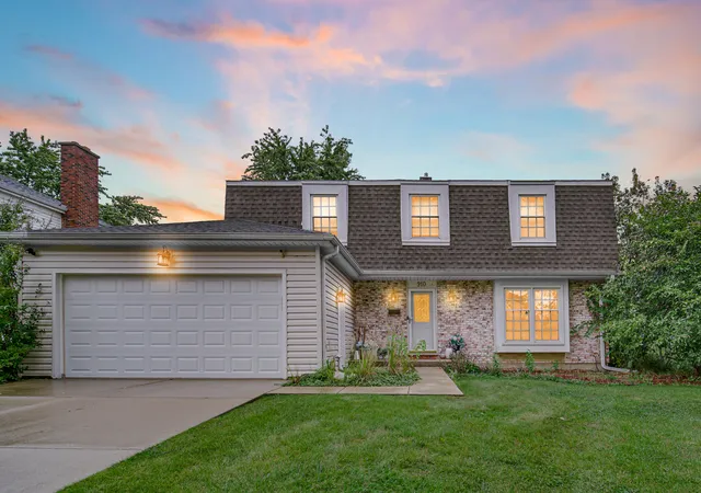 Photo 1 of Single family home for sale at 910 Knightsbridge Ln, Schaumburg, IL 60195 | MLS# 12761296 | Listing updated on 2026-09-22