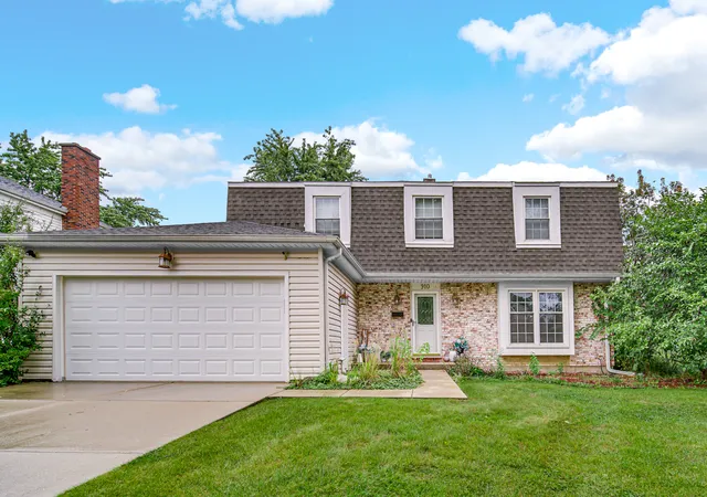 Photo 2 of Single family home for sale at 910 Knightsbridge Ln, Schaumburg, IL 60195 | MLS# 12761296 | Listing updated on 2026-09-22