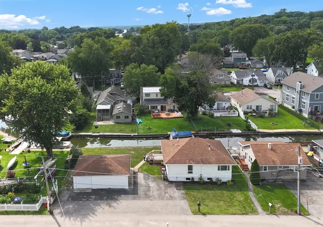 Photo 2 of Single family home for sale at 28 Lakeside Ln, Fox Lake, IL 60020 | MLS# 12761343 | Listing updated on 2026-09-22