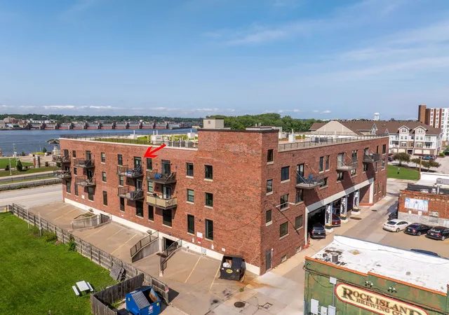 Photo 2 of Condo for sale at 110 19th Street #302, Rock Island, IL 61201 | MLS# 12761414 | Listing updated on 2026-09-23