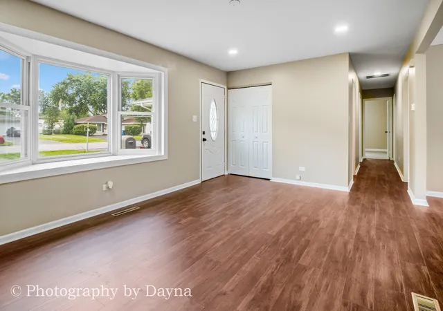 Photo 4 of Single family home for sale at 22 Emery Dr, Bourbonnais, IL 60914 | MLS# 12761498 | Listing updated on 2026-09-22