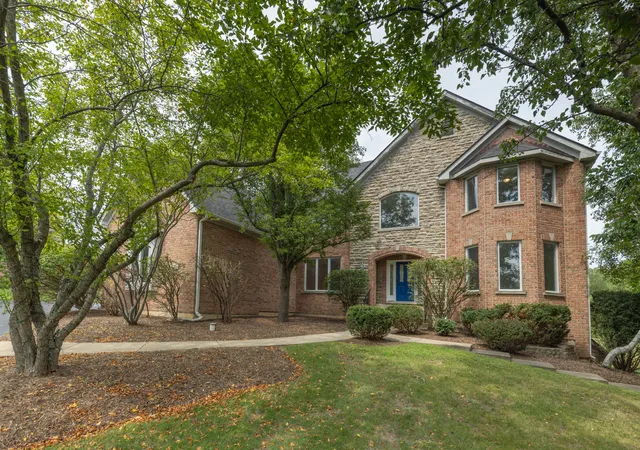 Photo 1 of Single family home for sale at 3702 W Homestead Trl, Crystal Lake, IL 60012 | MLS# 12761617 | Listing updated on 2026-09-17
