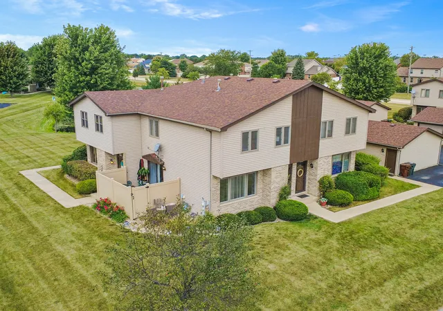 Photo 3 of Condo for sale at 715 Tauber Rd #715, New Lenox, IL 60451 | MLS# 12761671 | Listing updated on 2026-09-21