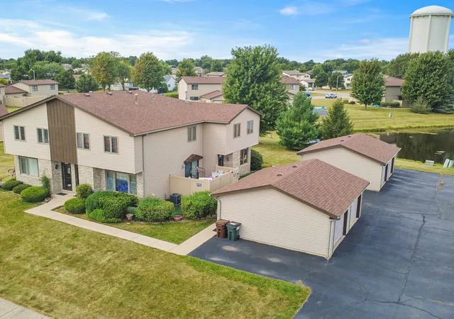 Listing Photo 5 - Condo for sale in building located at 715 Tauber Rd, New Lenox, IL 60451 - Unit #715