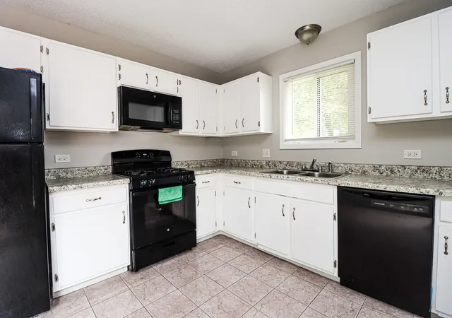 Photo 3 of Single family home for sale at 3010 Long Grv Ct, Aurora, IL 60504 | MLS# 12761678 | Listing updated on 2026-09-23