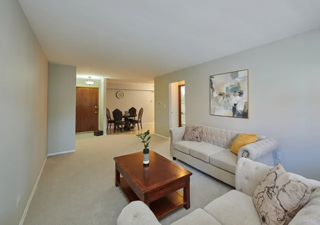 Listing Photo 5 - Condo for sale in building located at 8541 Lotus Ave, Skokie, IL 60077 - Unit #710