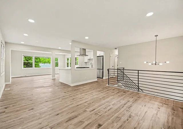 Photo 4 of Single family home for sale at 1312 W Oakmont Rd, Hoffman Estates, IL 60169 | MLS# 12761757 | Listing updated on 2026-09-22
