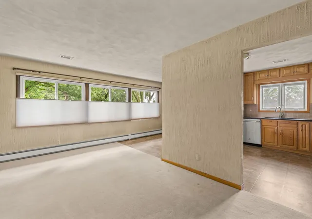 Photo 4 of Single family home for sale at 10319 58th Street, Milan, IL 61264 | MLS# 12761838 | Listing updated on 2026-09-18