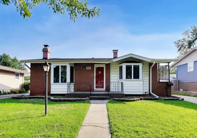 Photo 1 of Single family home for sale at 2925 E 188th Place, Lansing, IL 60438 | MLS# 12761856 | Listing updated on 2026-09-22