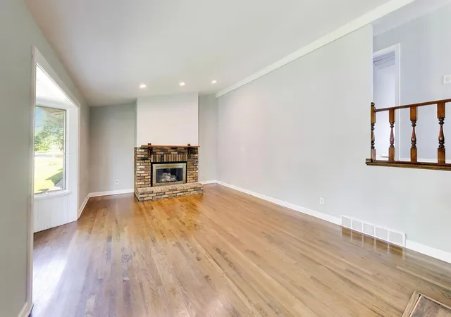 Photo 4 of Single family home for sale at 2925 E 188th Place, Lansing, IL 60438 | MLS# 12761856 | Listing updated on 2026-09-22