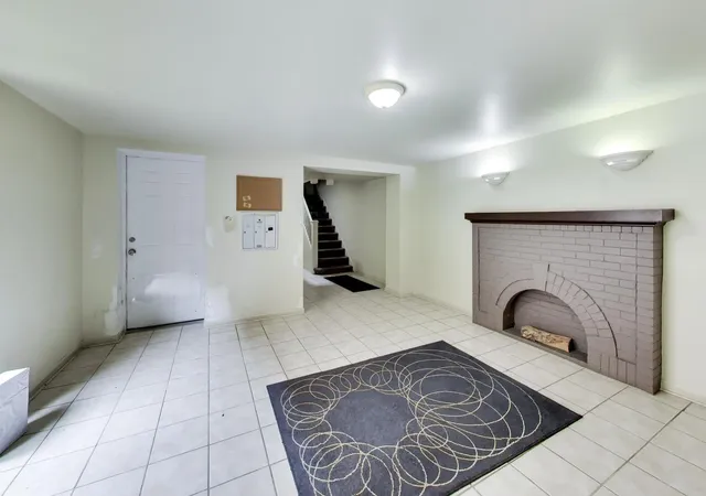 Photo 3 of Condo for sale at 1639 W Farwell Ave #2, Chicago, IL 60626 | MLS# 12761858 | Listing updated on 2026-09-24