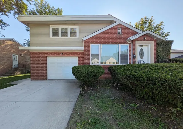 Photo 1 of Single family home for sale at 8825 S California Ave, Evergreen Park, IL 60805 | MLS# 12761882 | Listing updated on 2026-09-25