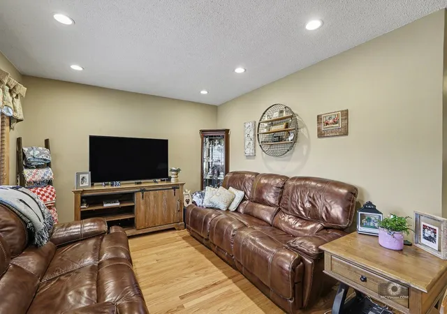 Photo 3 of Single family home for sale at 3843 W 107th Place, Chicago, IL 60655 | MLS# 12762085 | Listing updated on 2026-09-23