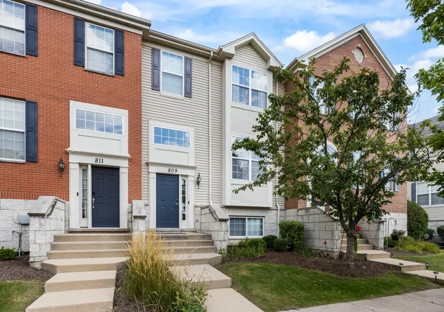 Townhouse for sale at 809 Brodhead Dr, Aurora, IL 60504 | MLS# 12762095
