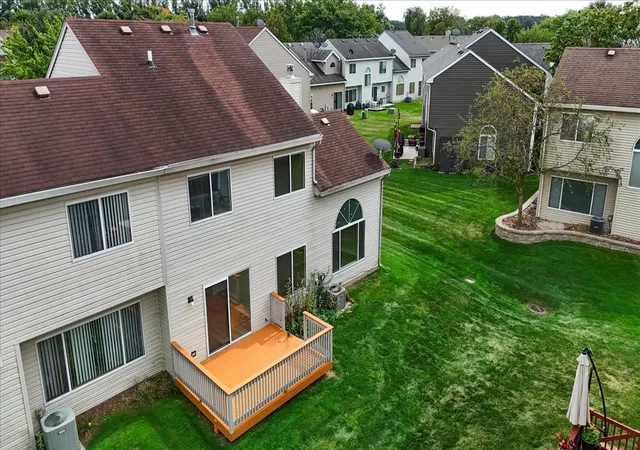 Photo 3 of Townhouse for sale at 4233 Springlake Dr, Lake In The Hills, IL 60156 | MLS# 12762113 | Listing updated on 2026-10-02