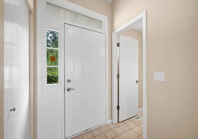 Photo 4 of Townhouse for sale at 4233 Springlake Dr, Lake In The Hills, IL 60156 | MLS# 12762113 | Listing updated on 2026-10-02