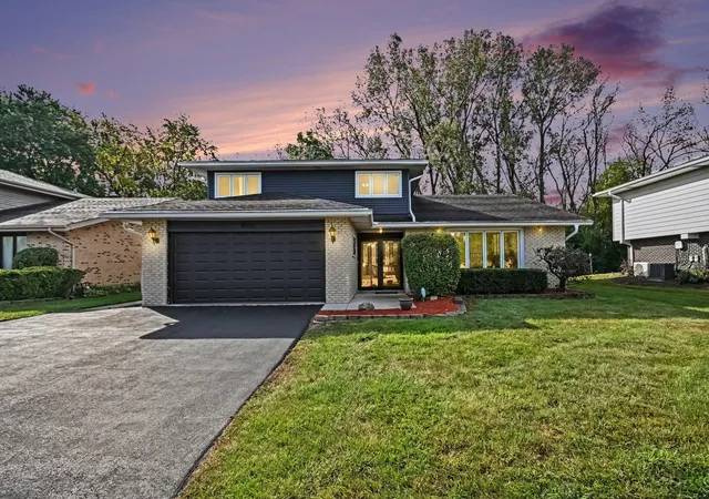 Photo 1 of Single family home for sale at 8533 W Sun Valley Dr, Palos Hills, IL 60465 | MLS# 12762160 | Listing updated on 2026-09-23