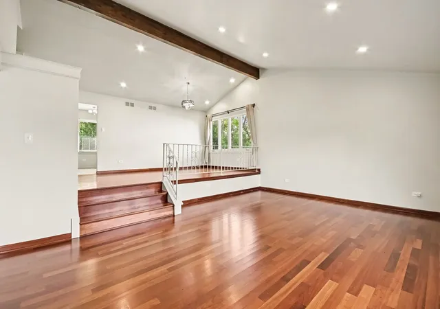 Photo 4 of Single family home for sale at 8533 W Sun Valley Dr, Palos Hills, IL 60465 | MLS# 12762160 | Listing updated on 2026-09-23
