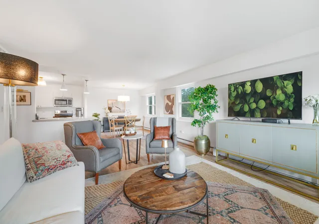 Photo 4 of Condo for sale at 141 N La Grange Rd #302, La Grange, IL 60525 | MLS# 12762171 | Listing updated on 2026-09-23
