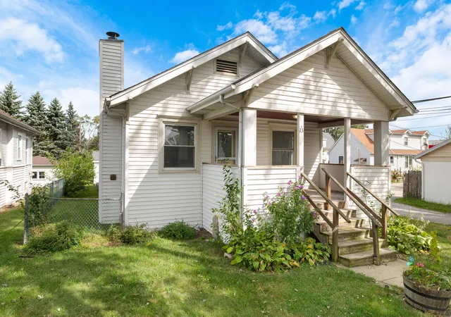 Photo 2 of Single family home for sale at 13 W 37th Street, Steger, IL 60475 | MLS# 12762183 | Listing updated on 2026-09-23