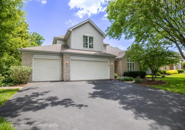 Photo 3 of Single family home for sale at 1644 Derby Dr, Batavia, IL 60510 | MLS# 12762193 | Listing updated on 2026-09-25