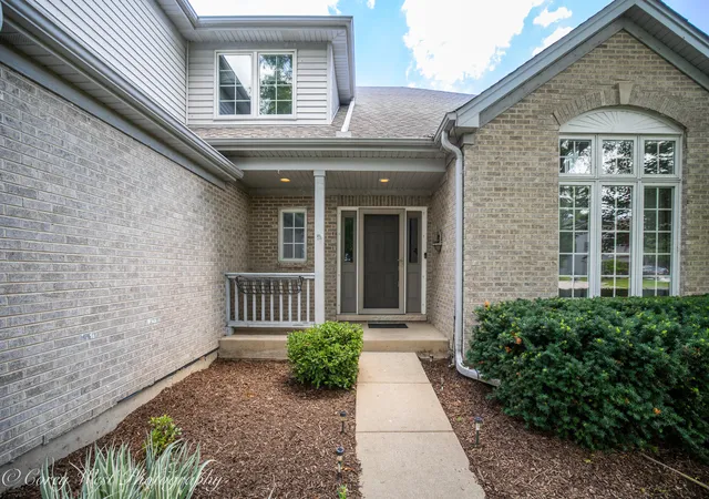 Photo 3 of Single family home for sale at 1644 Derby Dr, Batavia, IL 60510 | MLS# 12762193 | Listing updated on 2026-09-25