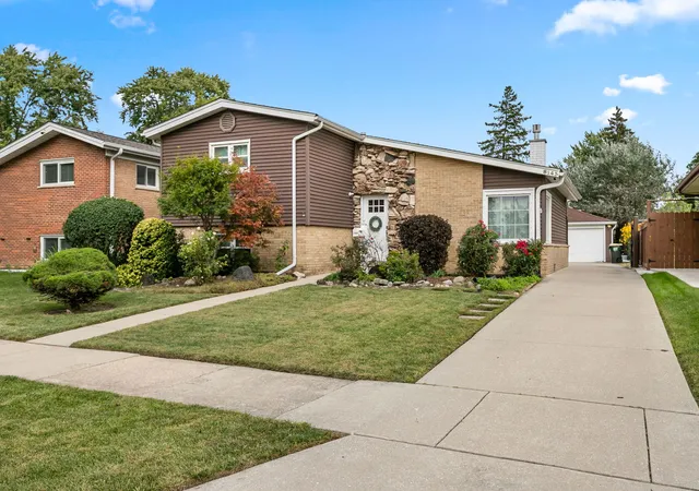 Photo 2 of Single family home for sale at 8143 N Clifton Ave, Niles, IL 60714 | MLS# 12762255 | Listing updated on 2026-09-24