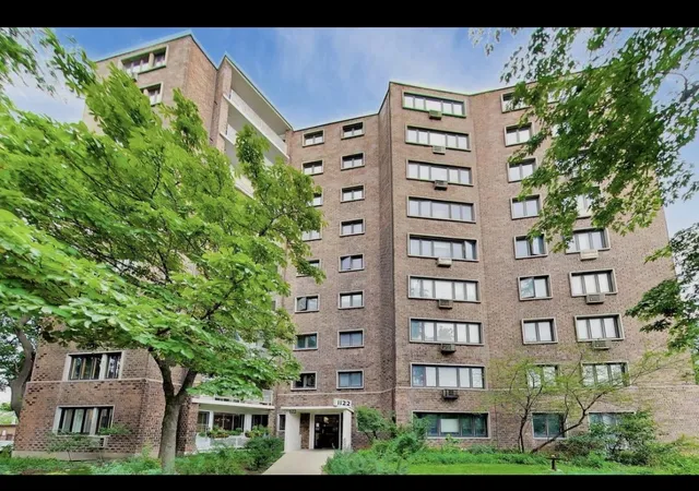 Photo 1 of Condo for sale at 1122 W Lunt Ave #2D, Chicago, IL 60626 | MLS# 12762290 | Listing updated on 2026-09-23