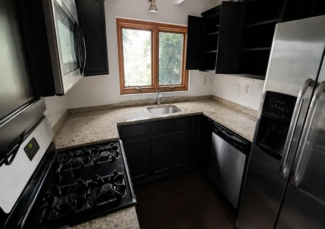 Photo 3 of Condo for sale at 1122 W Lunt Ave #2D, Chicago, IL 60626 | MLS# 12762290 | Listing updated on 2026-09-23