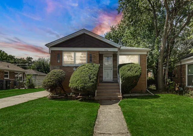 Photo 2 of Single family home for sale at 15452 Woodlawn E Ave, South Holland, IL 60473 | MLS# 12762301 | Listing updated on 2026-09-24