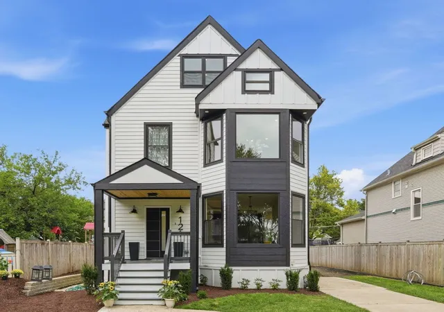 Photo 1 of Single family home for sale at 121 N Kensington Ave, La Grange, IL 60525 | MLS# 12762364 | Listing updated on 2026-09-23