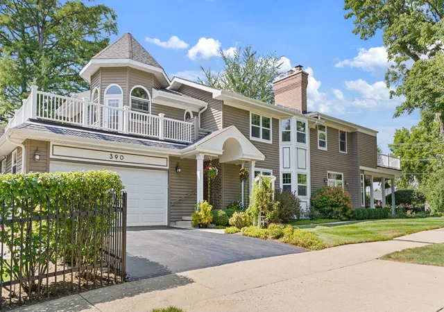 Photo 3 of Single family home for sale at 390 Grandview Ave, Glen Ellyn, IL 60137 | MLS# 12762366 | Listing updated on 2026-09-23