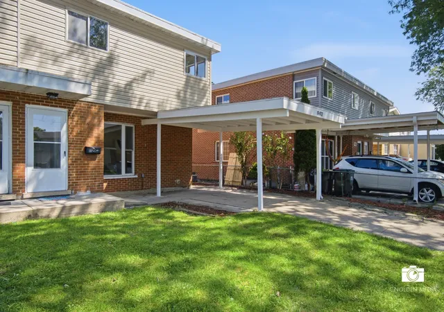 Photo 2 of House for sale at 9412 Noel Ave, Des Plaines, IL 60016 | MLS# 12762468 | Listing updated on 2026-09-24