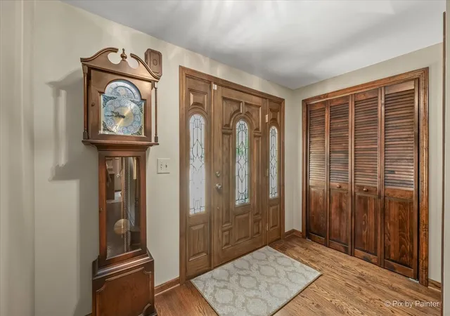 Photo 3 of Single family home for sale at 1280 Pembrook Cir, Roselle, IL 60172 | MLS# 12762474 | Listing updated on 2026-09-25