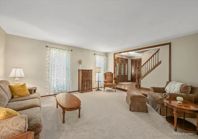 Photo 4 of Single family home for sale at 1280 Pembrook Cir, Roselle, IL 60172 | MLS# 12762474 | Listing updated on 2026-09-25