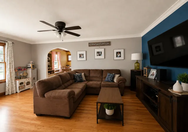 Photo 3 of Single family home for sale at 470 Marguerite St, Elgin, IL 60123 | MLS# 12762502 | Listing updated on 2026-09-23