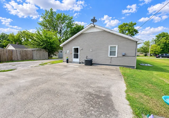 Photo 3 of Single family home for sale at 210 W 20th Street, Metropolis, IL 62960 | MLS# 12762505 | Listing updated on 2026-09-25