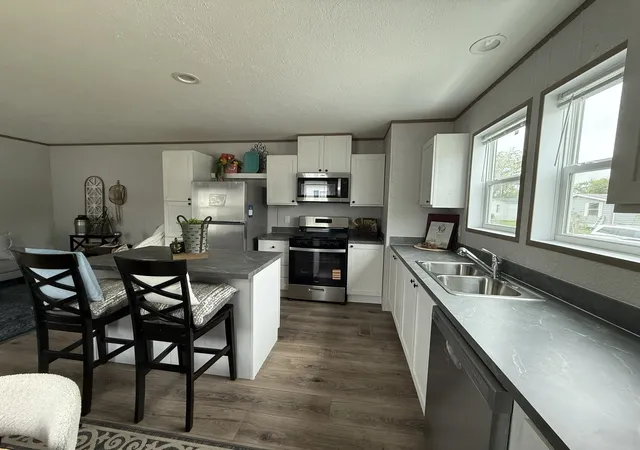 Photo 3 of Manufactured home for sale at 182 Windmere Cir, Matteson, IL 60443 | MLS# 12762583 | Listing updated on 2026-09-23