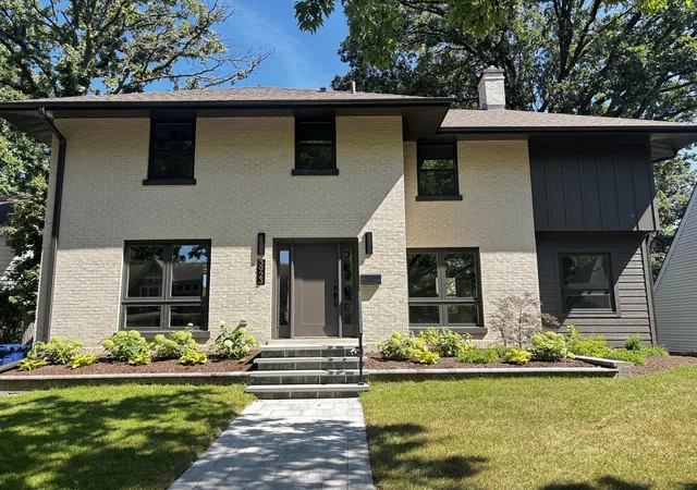 Single family home for sale at 3923 Clausen Ave, Western Springs, IL 60558 | MLS# 12762591