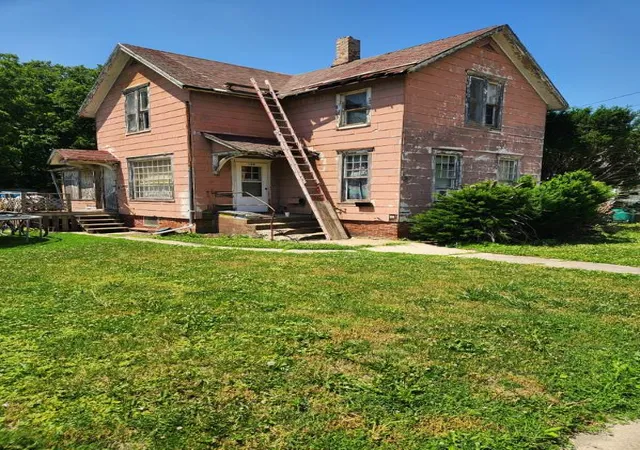 Photo 1 of Multi family home for sale at 106 Lincoln St, Galesburg, IL 61401 | MLS# 12762602 | Listing updated on 2026-10-22