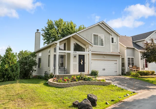 Photo 1 of Single family home for sale at 1779 Hickory Park Ln, Aurora, IL 60504 | MLS# 12762653 | Listing updated on 2026-09-23