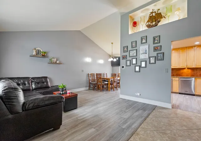 Photo 3 of Single family home for sale at 850 Silverwood Ct, Lake Zurich, IL 60047 | MLS# 12762654 | Listing updated on 2026-09-23