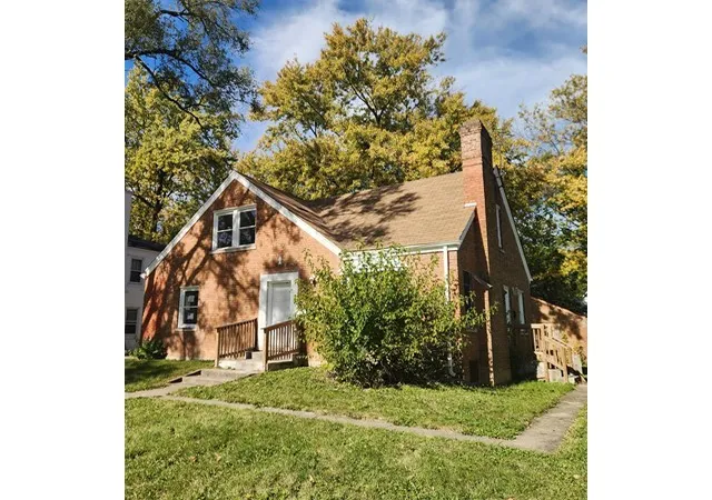 Photo 2 of Single family home for sale at 289 W 16th Street, Chicago Heights, IL 60411 | MLS# 12762684 | Listing updated on 2026-09-29