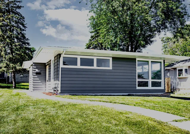 Photo 1 of Single family home for sale at 1911 N Hickory St, Crest Hill, IL 60403 | MLS# 12762726 | Listing updated on 2026-09-23