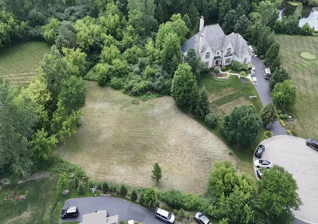Photo 4 of Land for sale at 1 N Stoney Ridge Ct, Hawthorn Woods, IL 60047 | MLS# 12762829 | Listing updated on 2026-09-23