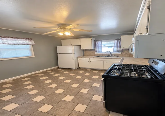 Photo 4 of Single family home for sale at 160 Monee Rd, Park Forest, IL 60466 | MLS# 12762860 | Listing updated on 2026-09-18