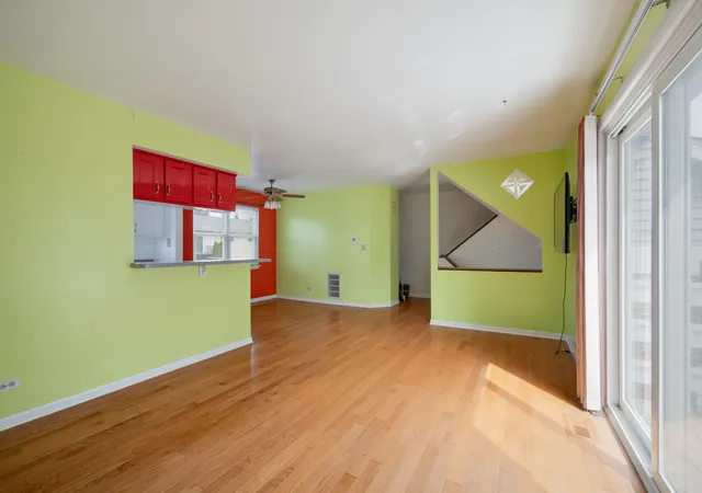 Photo 4 of Townhouse for sale at 9012 Abbey Ln #9012, Des Plaines, IL 60016 | MLS# 12763159 | Listing updated on 2026-09-23