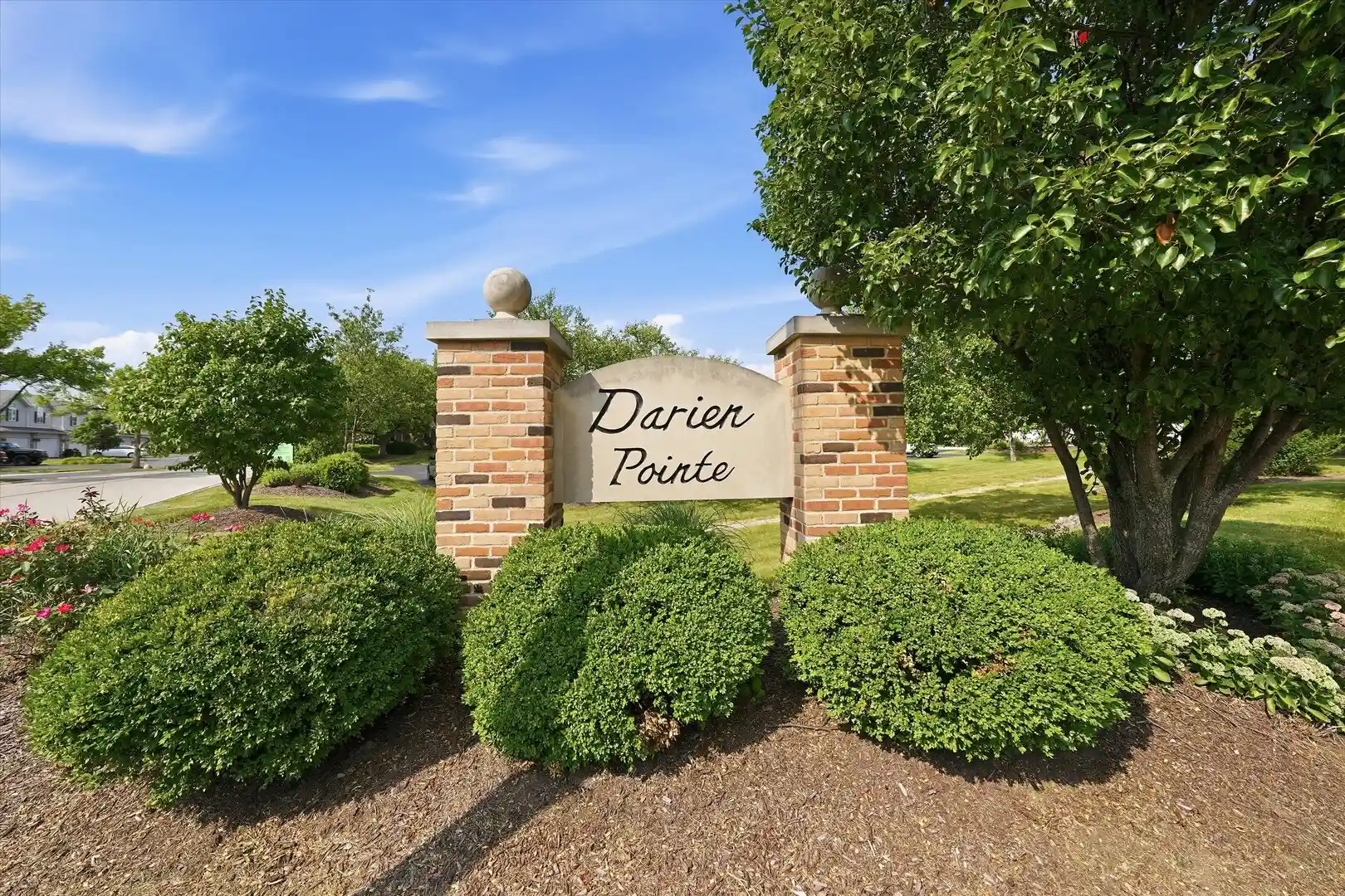 Listing Photo 1 - Condo for sale in 8321 Highpoint Cir located at 8321 Highpoint Cir, Darien, IL 60561 - Unit 8321 Highpoint Cir