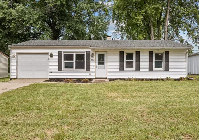 Photo 1 of Single family home for sale at 947 36th Avenue, East Moline, IL 61244 | MLS# 12763232 | Listing updated on 2026-09-18